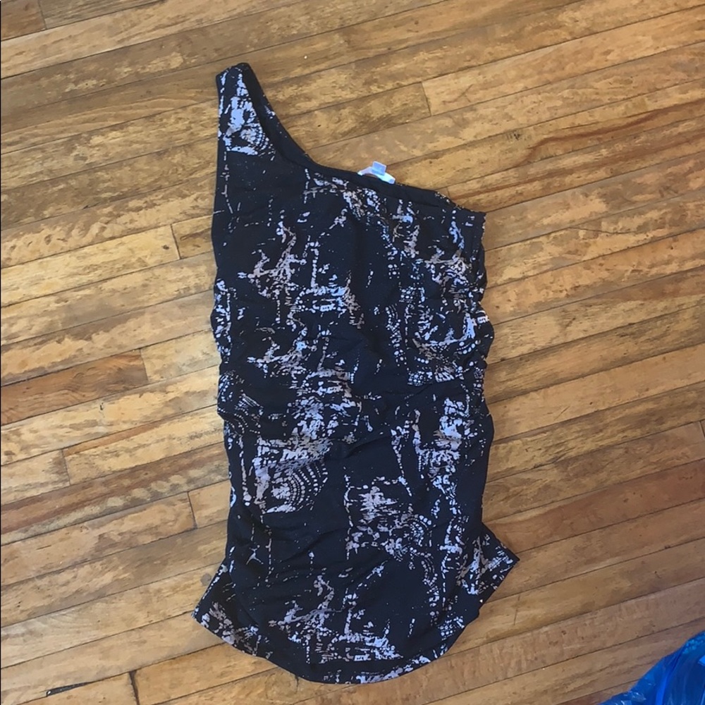 Size medium shirt